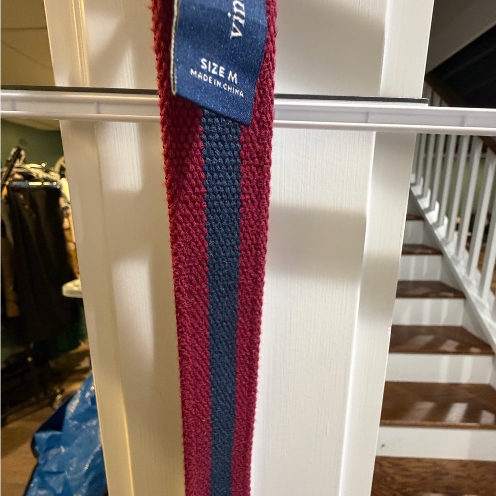 Vineyard Vines Kids Woven Stretch Belt in Burgundy and Navy